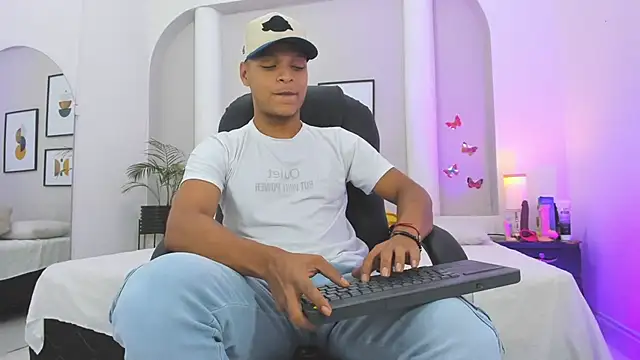 Snapshot of Ricky_Owens1 chatting on October 27, 2025, 8:46 pm Ricky Owens1 online show from October 27, 2025, 8:46 pm