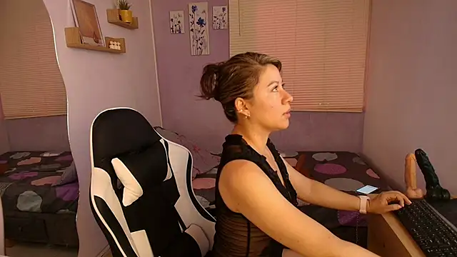 luna desiree online show from March 11, 2026, 8:26 pm