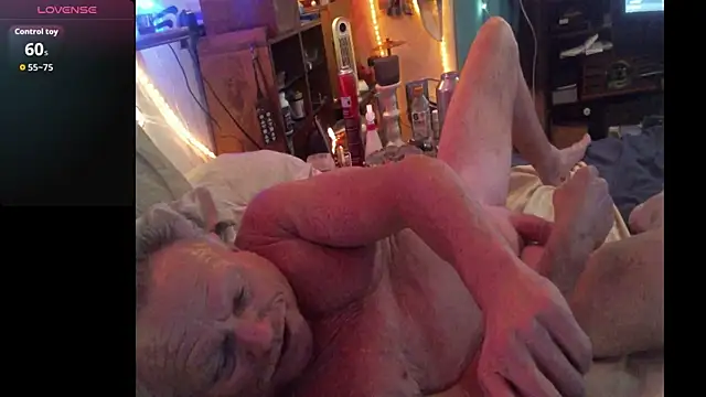 Pussyeat2please online show from April 7, 2026, 7:42 am