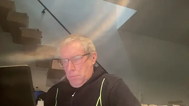 Snapshot of choupipat1 chatting on November 19, 2025, 8:14 am choupipat1 online show from November 19, 2025, 8:14 am