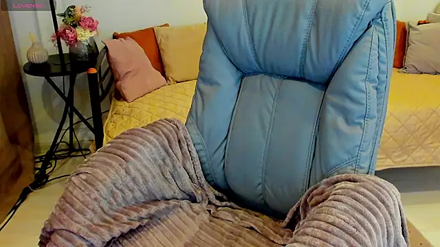 Snapshot of Yummy_Jane chatting on September 29, 2025, 1:11 am Yummy Jane online show from September 29, 2025, 1:11 am