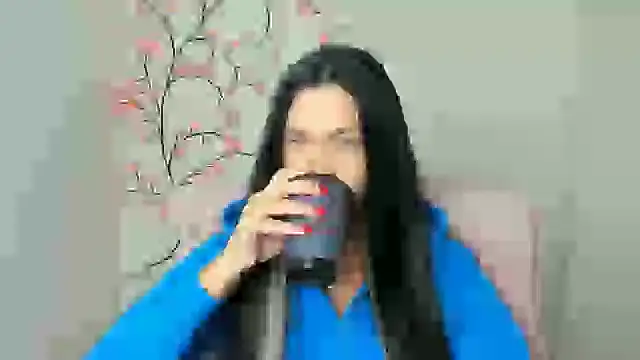 Snapshot of Lune_Moon chatting on April 19, 2026, 5:18 am Lune Moon online show from April 19, 2026, 5:18 am