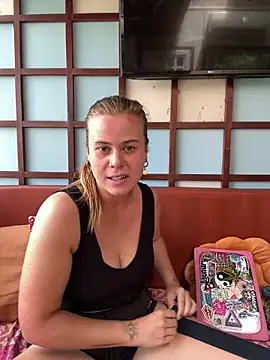 Snapshot of Stellamarbella chatting on April 9, 2026, 6:02 am Stellamarbella online show from April 9, 2026, 6:02 am