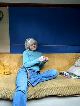 ladyboatlady online show from October 25, 2025, 4:24 pm