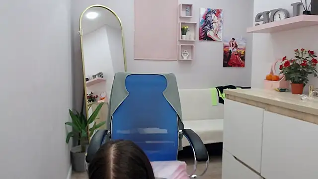 Snapshot of muriel_elvin chatting on December 18, 2025, 6:41 am muriel elvin online show from December 18, 2025, 6:41 am