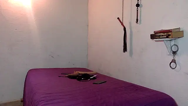 indomitaFox online show from April 6, 2026, 4:46 am