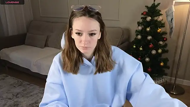 cutienaughtygirl online show from January 14, 2026, 6:52 am