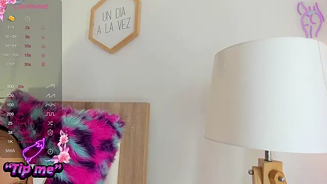 Hadid Jimenez  online show from November 20, 2025, 6:40 pm