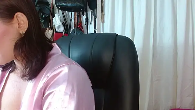 Snapshot of BriggiteSkyAngels chatting on October 25, 2025, 9:17 am BriggiteSkyAngels online show from October 25, 2025, 9:17 am