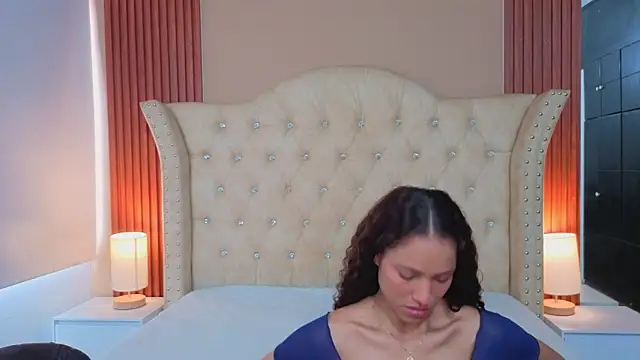 SofiaDelicia online show from November 25, 2025, 4:40 pm