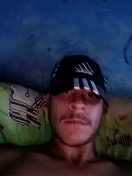 Snapshot of Davidg244 chatting on December 2, 2025, 4:18 am Davidg244 online show from December 2, 2025, 4:18 am