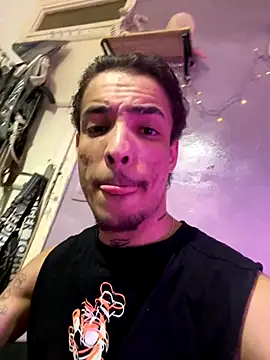 Snapshot of luluycoco chatting on October 3, 2025, 7:38 am luluycoco online show from October 3, 2025, 7:38 am