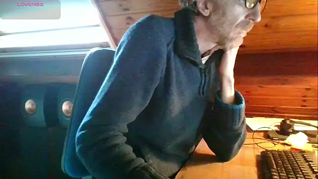 Snapshot of Vrenico-SC chatting on February 24, 2026, 12:47 pm Vrenico-SC online show from February 24, 2026, 12:47 pm