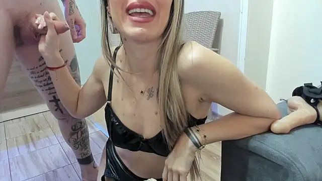 Snapshot of cash_rules77 chatting on March 17, 2025, 11:53 am cash rules77 online show from March 17, 2025, 11:53 am