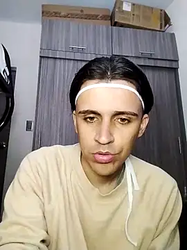 Snapshot of danylano chatting on October 8, 2025, 10:18 pm danylano online show from October 8, 2025, 10:18 pm