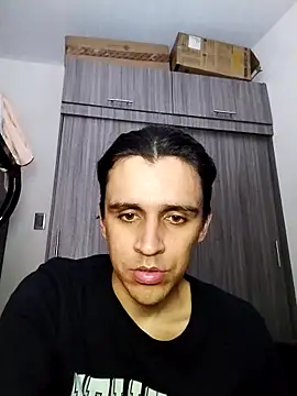 Snapshot of danylano chatting on November 11, 2025, 9:15 pm danylano online show from November 11, 2025, 9:15 pm