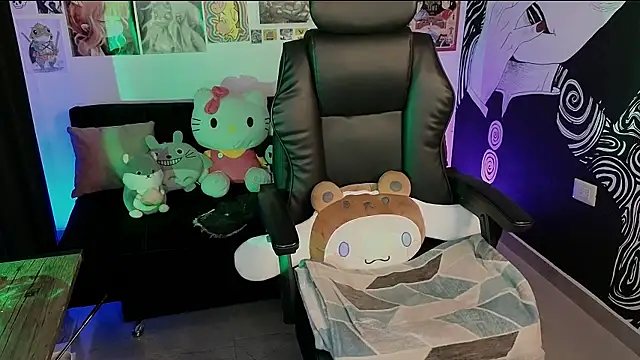 Yuhwan  online show from September 29, 2025, 10:58 pm