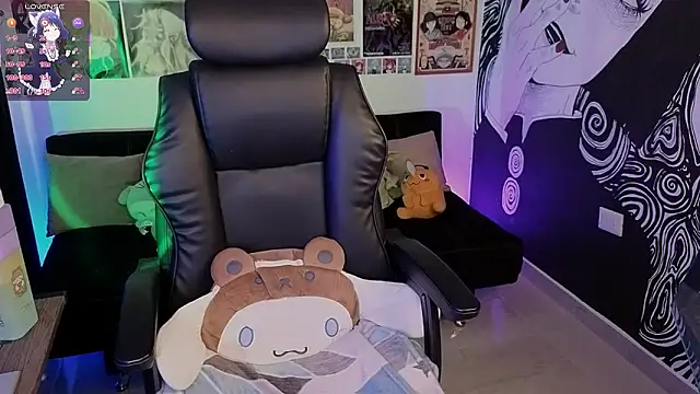 Yuhwan  online show from November 28, 2025, 6:10 pm