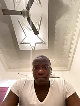 Snapshot of Atta-esi chatting on November 15, 2025, 11:54 pm Atta-esi online show from November 15, 2025, 11:54 pm