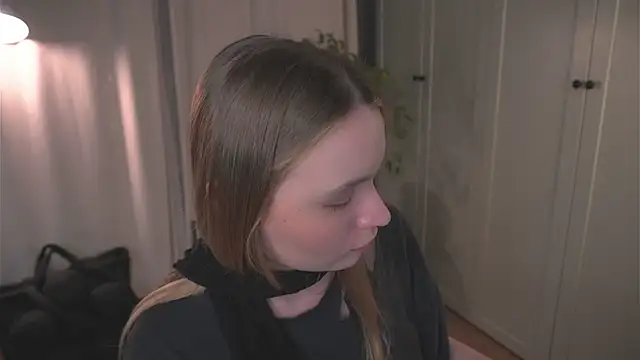 lisa schiele online show from February 7, 2026, 8:45 pm