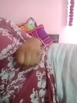 Snapshot of Mynidhiji chatting on April 5, 2026, 5:26 am Mynidhiji online show from April 5, 2026, 5:26 am
