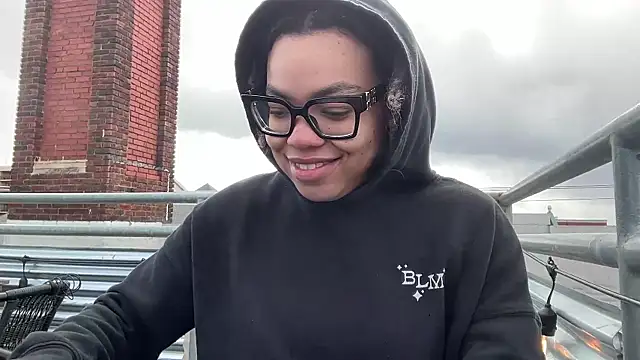 zahrabliss online show from March 12, 2026, 8:04 pm