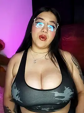 Snapshot of kittenFreyja_ chatting on October 3, 2025, 1:35 am kittenFreyja online show from October 3, 2025, 1:35 am