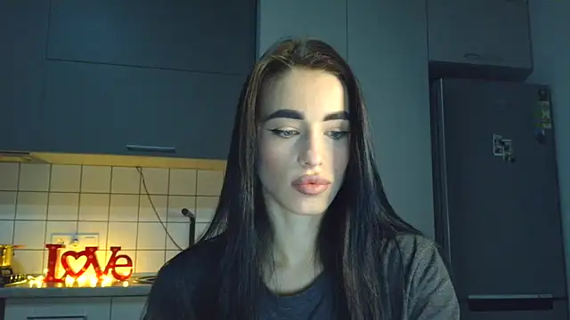 Snapshot of EvaMelnik chatting on September 15, 2025, 4:18 pm EvaMelnik online show from September 15, 2025, 4:18 pm