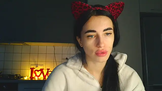 Snapshot of EvaMelnik chatting on October 7, 2025, 2:58 pm EvaMelnik online show from October 7, 2025, 2:58 pm