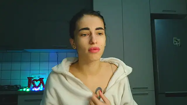 Snapshot of EvaMelnik chatting on October 13, 2025, 3:45 pm EvaMelnik online show from October 13, 2025, 3:45 pm