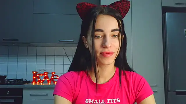 Snapshot of EvaMelnik chatting on November 3, 2025, 5:25 pm EvaMelnik online show from November 3, 2025, 5:25 pm