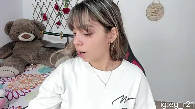 Snapshot of emma_grays2 chatting on October 14, 2025, 5:41 am emma grays2 online show from October 14, 2025, 5:41 am