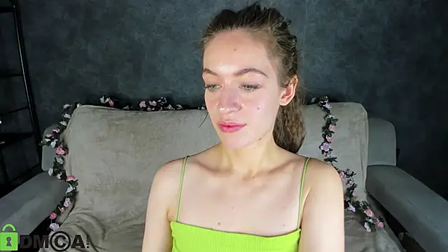 Agnes Wells online show from November 17, 2025, 9:26 am