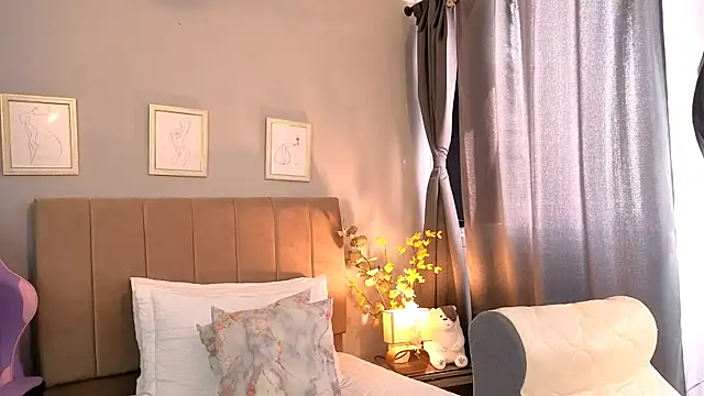 Penelophe01 online show from February 10, 2026, 6:23 pm