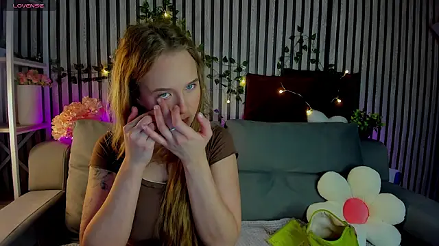 Casey Sweeet online show from March 10, 2026, 1:10 am