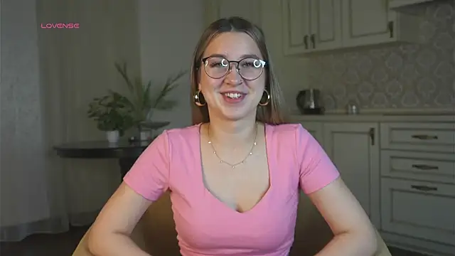 DarelleFaux online show from October 14, 2025, 3:18 am