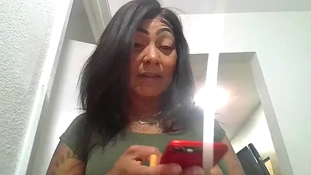 Snapshot of Flossee chatting on May 11, 2026, 8:50 pm Flossee online show from May 11, 2026, 8:50 pm