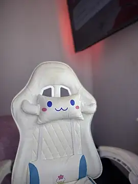 Snapshot of isabela_l chatting on September 21, 2025, 5:36 pm isabela l online show from September 21, 2025, 5:36 pm