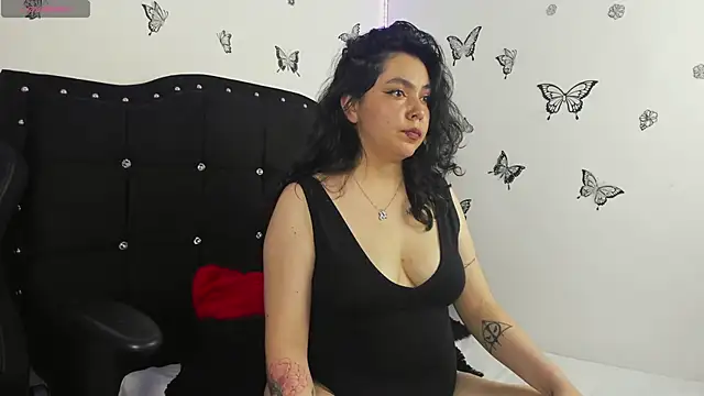 Snapshot of ashley-xoxo7 chatting on November 21, 2025, 2:10 am ashley-xoxo7 online show from November 21, 2025, 2:10 am