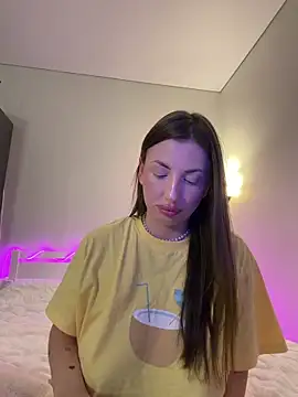 TiffaNoel online show from October 16, 2025, 4:30 pm