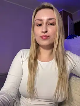 Snapshot of KassandraTress chatting on May 21, 2026, 6:37 pm KassandraTress online show from May 21, 2026, 6:37 pm