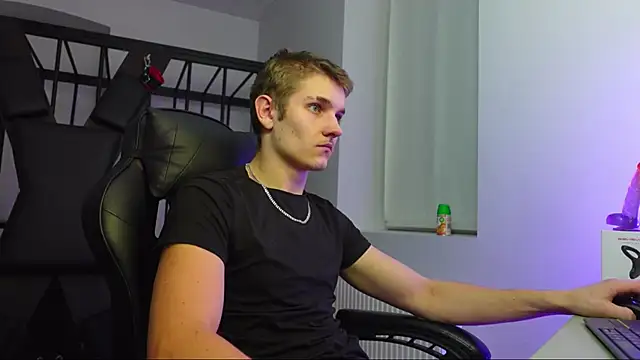 Snapshot of Mark_Karson chatting on October 16, 2025, 7:59 pm Mark Karson online show from October 16, 2025, 7:59 pm