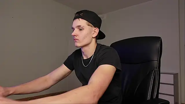 Snapshot of Mark_Karson chatting on October 22, 2025, 8:19 pm Mark Karson online show from October 22, 2025, 8:19 pm