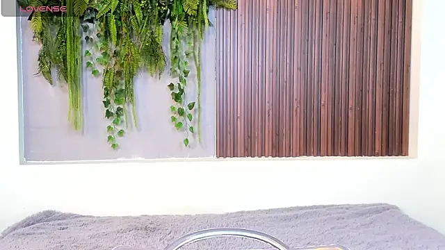 Dakotaferreti online show from October 14, 2025, 8:20 pm