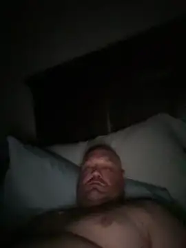 ComfortableSkeptic23 online show from June 12, 2026, 4:33 am