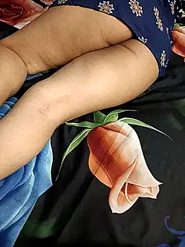 SIMRANSONU26 online show from April 16, 2026, 6:58 am