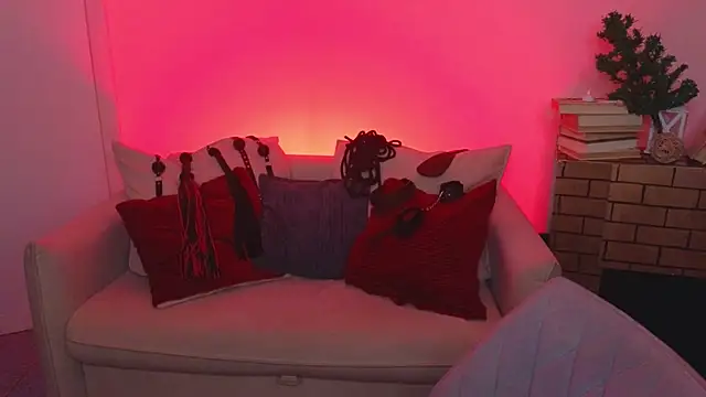 Mistress  Marcelline online show from December 18, 2025, 10:10 am