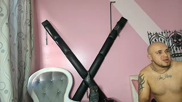 Snapshot of YiingandYang chatting on November 17, 2025, 10:37 pm YiingandYang online show from November 17, 2025, 10:37 pm