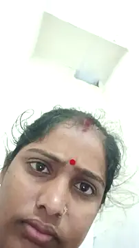 Snapshot of Guriya0076 chatting on May 2, 2026, 11:43 pm Guriya0076 online show from May 2, 2026, 11:43 pm