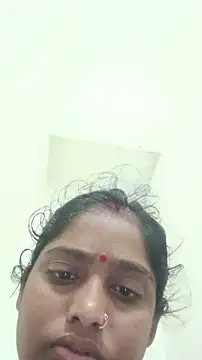 Snapshot of Guriya0076 chatting on June 1, 2026, 11:28 pm Guriya0076 online show from June 1, 2026, 11:28 pm